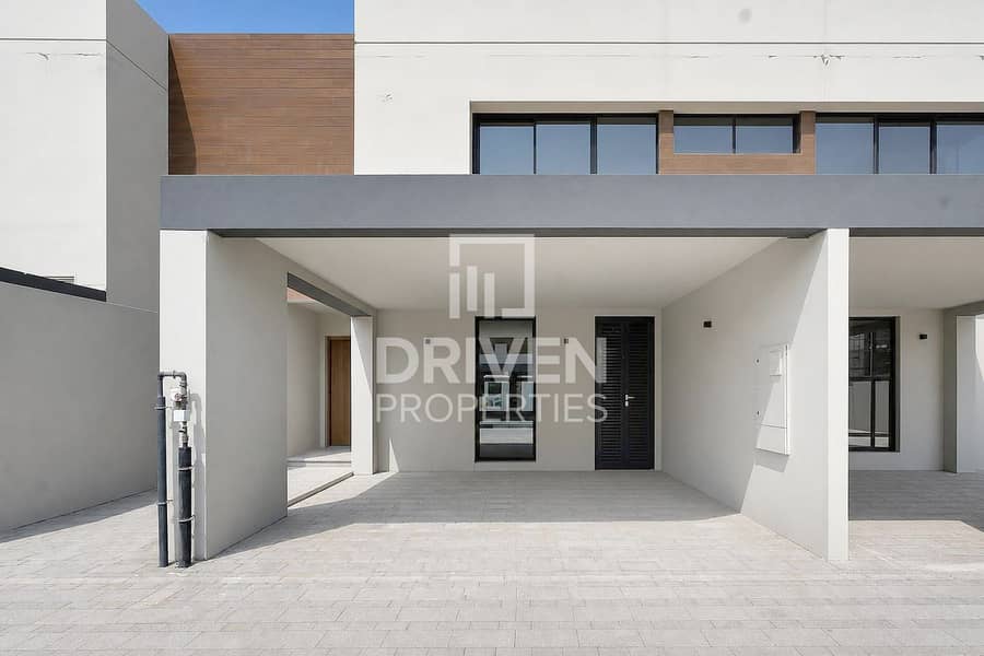 Huge Layout | Vacant Unit | Community View Huge Layout | Vacant Unit | Community View