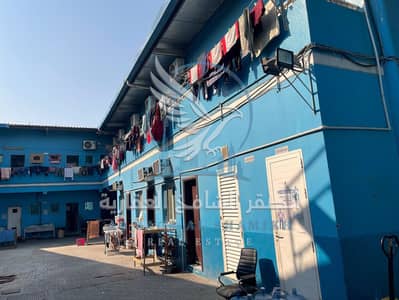 Labour Camp in affitto a Industrial Area, Sharjah - سكن-عمال-للا-يجار-12-غرف-الصناعيه-15-الشارقه-صورة-العقار-aq-0001-12. jpg Labour Camp in affitto a Industrial Area, Sharjah - سكن-عمال-للا-يجار-12-غرف-الصناعيه-15-الشارقه-صورة-العقار-aq-0001-12. jpg