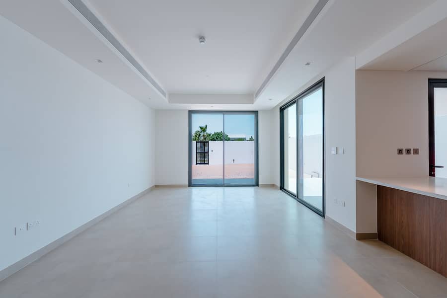 2 Image 0