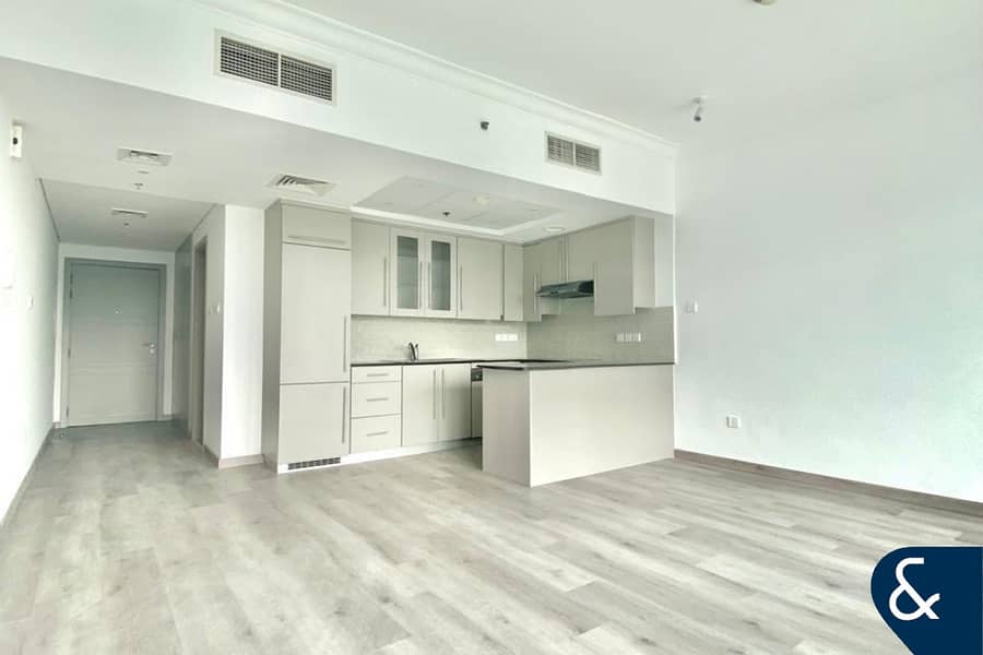 Studio | Upgraded | 12 cheques Studio | Upgraded | 12 cheques