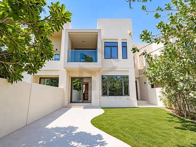 3 habitaciones Townhouse para en Alquiler en Reem, Dubai - 03 - Rear Villa and Garden Exterior. jpg