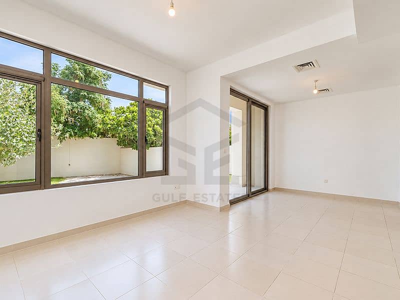 3 05 - Living and Dining Area. jpg