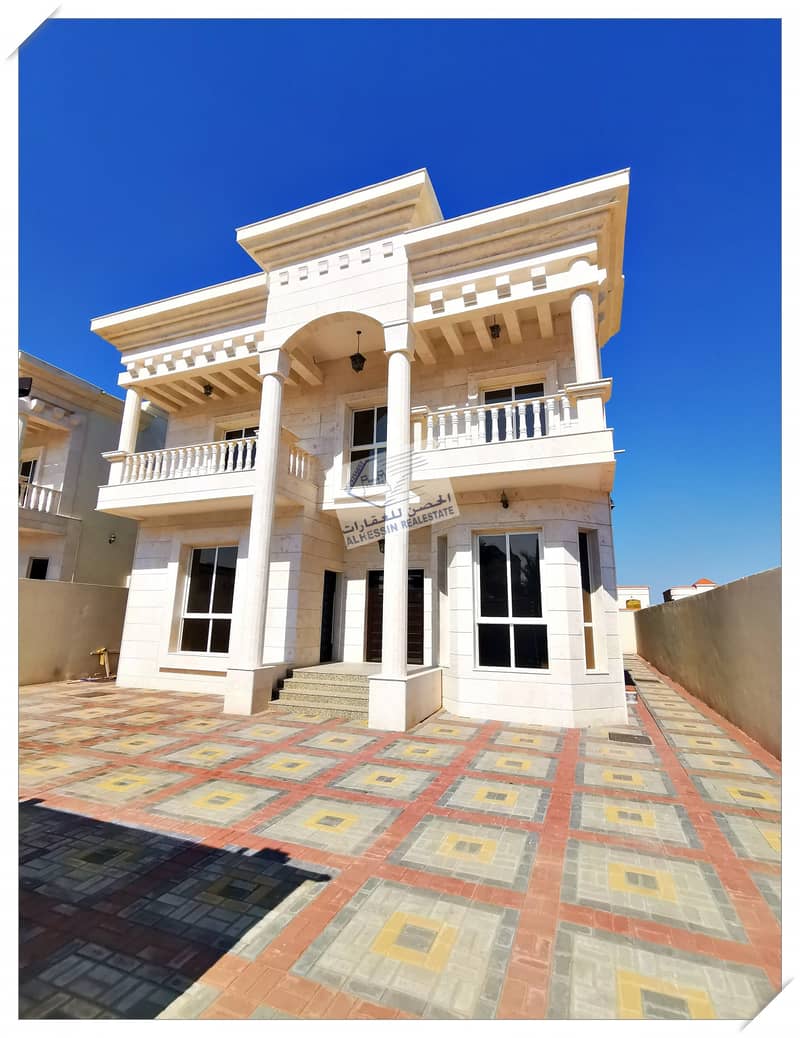 New villa for sale, excellent finishing, central air conditioning