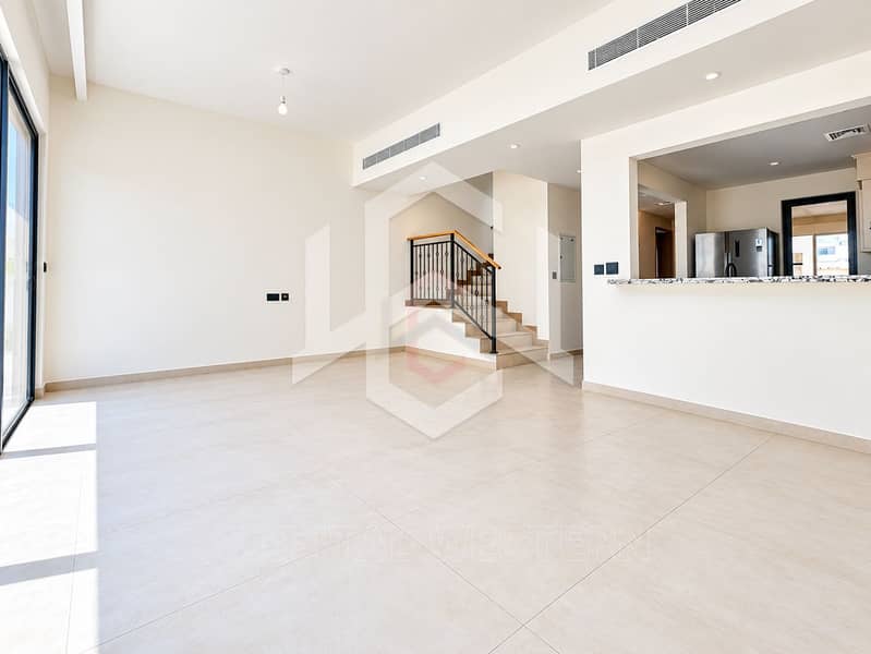 Casa adosada en DAMAC Lagoons,Costa Brava, 5 dormitorios, 192000 AED - 16591601 Casa adosada en DAMAC Lagoons,Costa Brava, 5 dormitorios, 192000 AED - 16591601