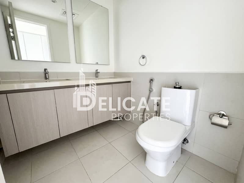 10 washroom 3. jpg