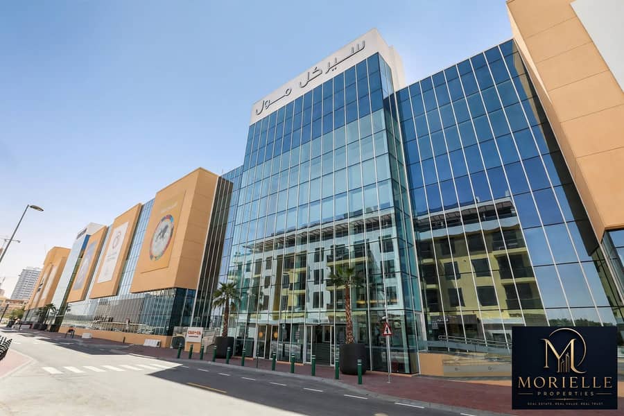 9 empty_circle_mall_street. jpg