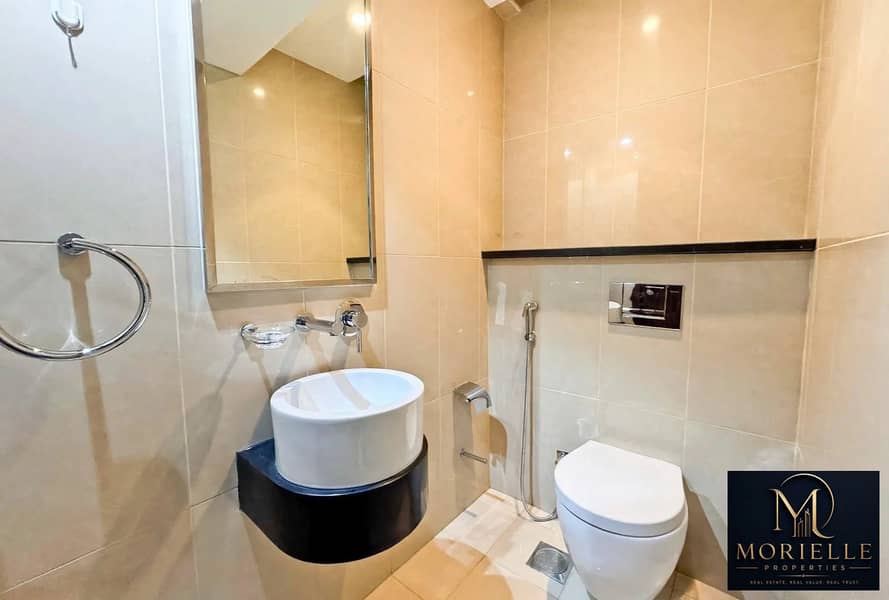 7 luxury_bathroom_hdr_4. jpg