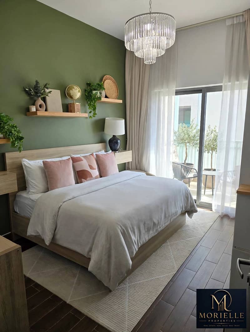 3 luxury_hotel_bedroom. webp