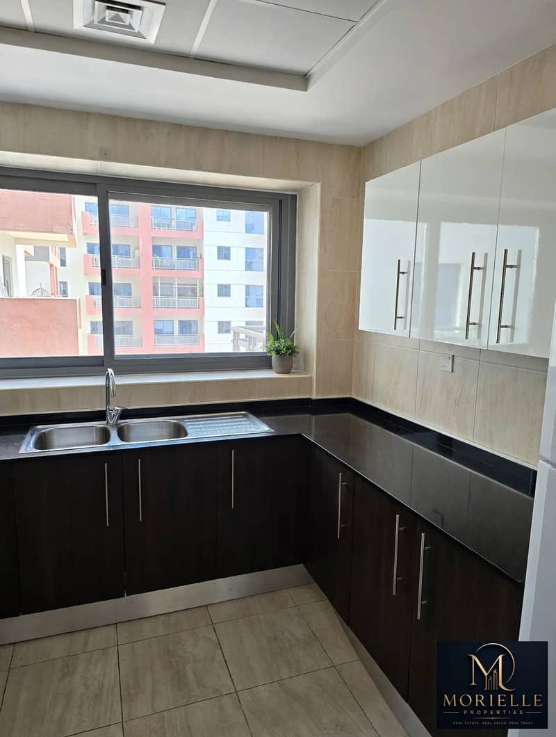 4 luxury_minimalist_kitchen. webp