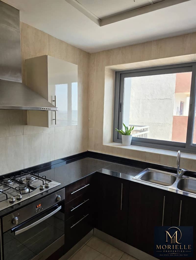 5 luxury_kitchen_sunlit. webp