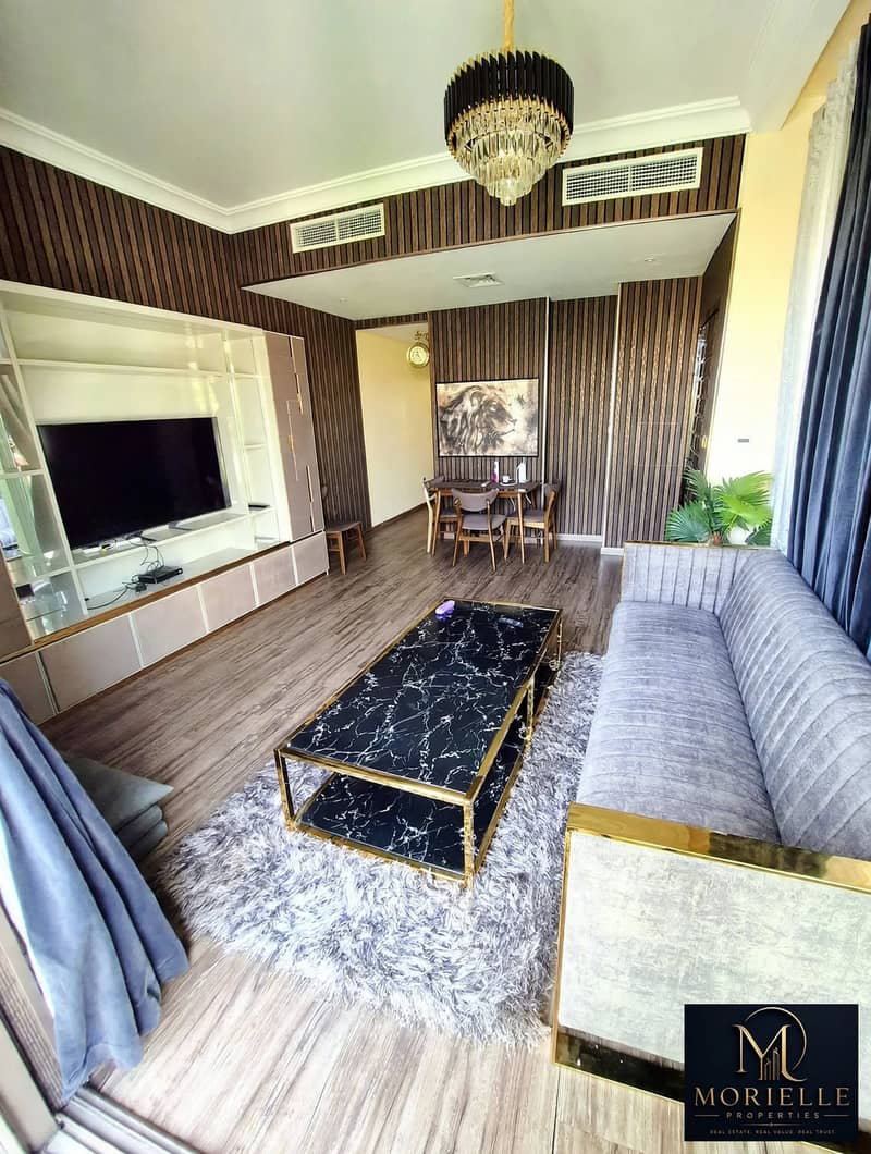 4 single_chandelier_living_room. jpg