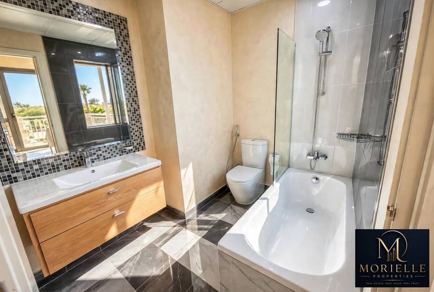 7 luxury_bathroom_sunlit. jpg