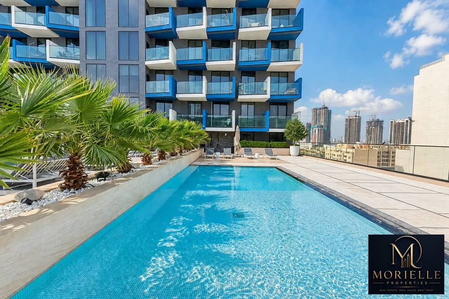 17 luxury_rooftop_pool_1. jpg