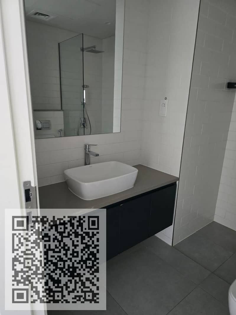 2 19bb85a7-dabf-4696-b4a0-4a6f5a17fada. jpg