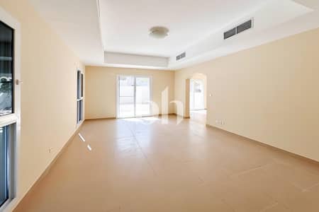 4 habitaciones Villa para en Alquiler en Dubai Silicon Oasis (DSO), Dubai - Ek 4 Qbx 9 Y EMC 4 T Oio C 1 Icy 63 Pgjmt Mn Zm 5 O 5 Z 44 Eo