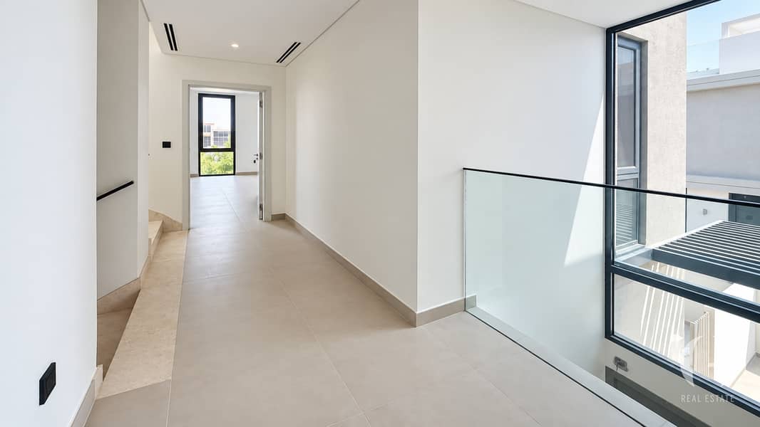 9 Image 9
