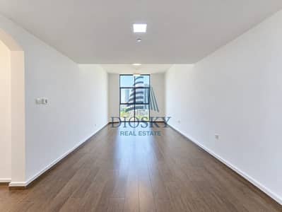 3 habitaciones Apartamento para en Alquiler en Jumeirah Village Circle (JVC), Dubai - Image 1