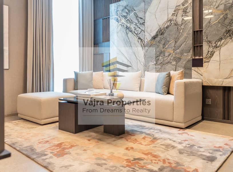 5 Living Room -1. jpg