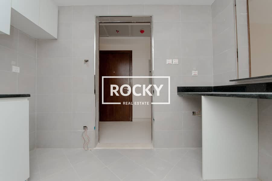 12 Aamna Residence-7. jpg