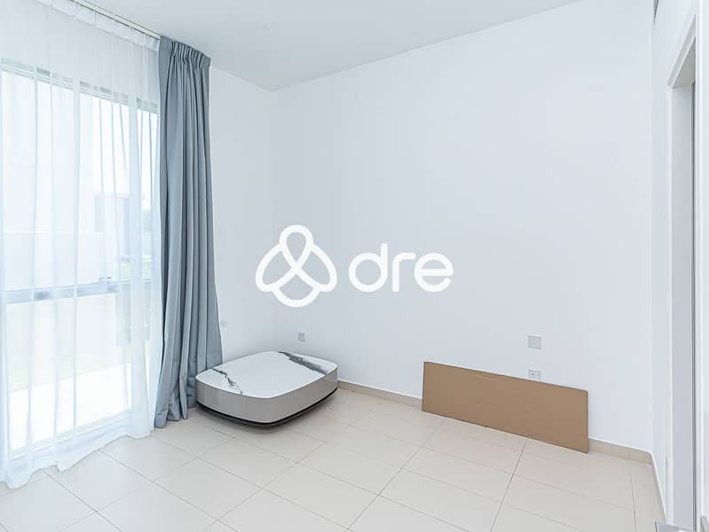12 DRE08016. JPG