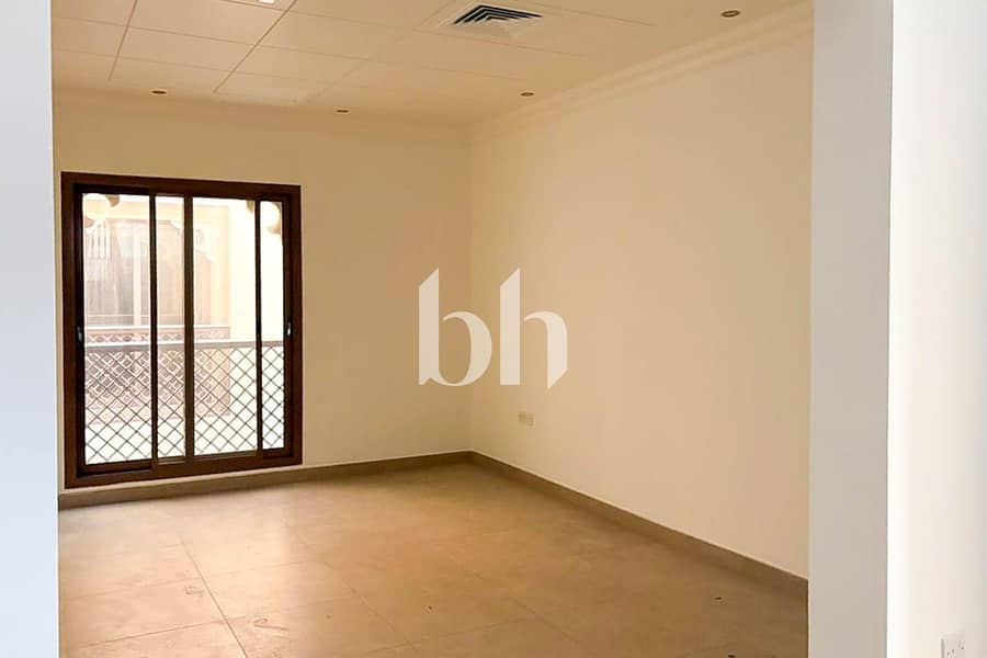 3 images image img