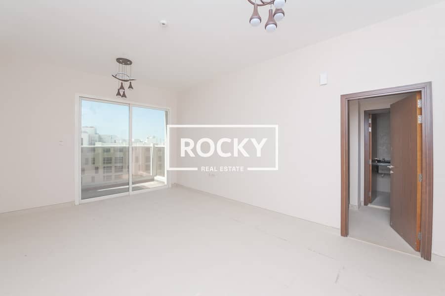 6 Rocky Real Estate - International City - Amna Res. - Apartment (1 of 17). JPG