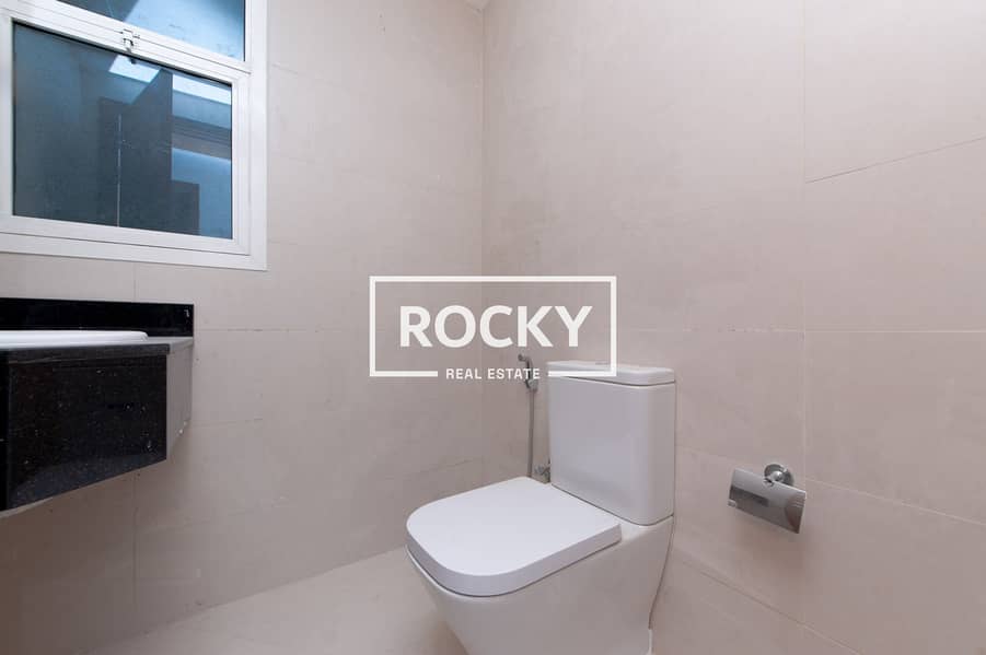 11 Rocky Real Estate - International City - Amna Res. - Apartment (7 of 17). JPG