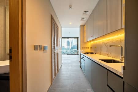 Studio for Rent in Business Bay, Dubai - High-Floor Studio |Spectacular Water Views |Vacant