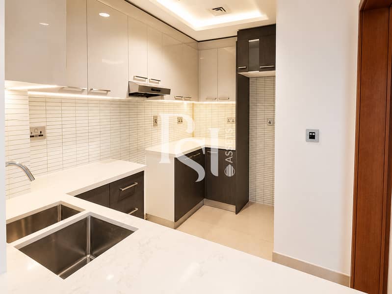 7 Kitchen. jpg