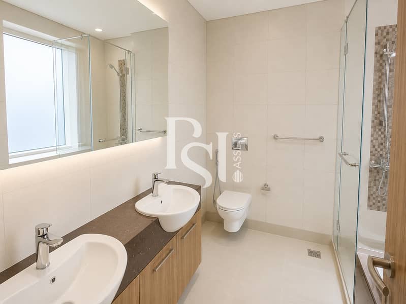 8 Bath . 1. jpg