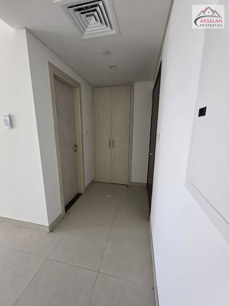16 369d3361-d5d9-4ad1-8440-798956c5a332. jpeg