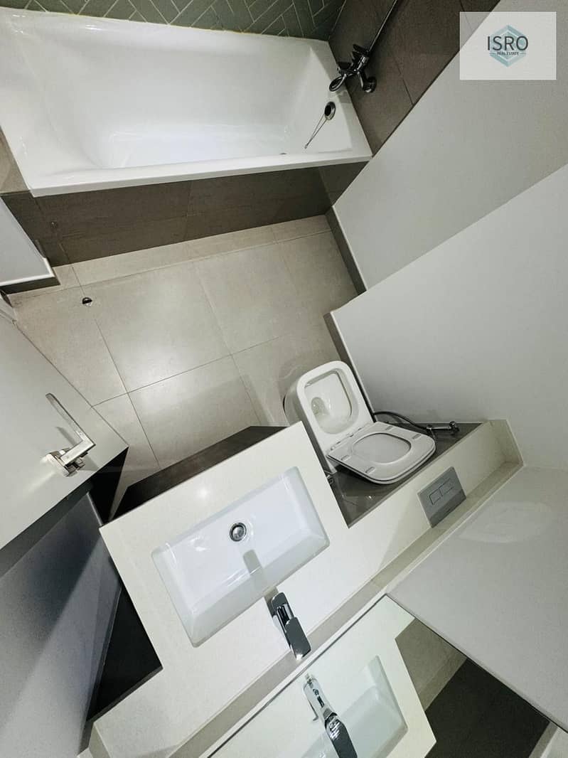 10 dd3ff762-6072-41ae-8089-8834620a62de. jpg