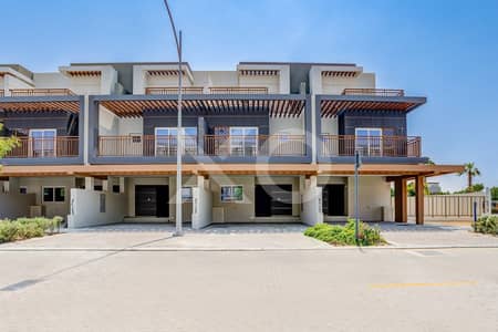 4 habitaciones Townhouse para en Venta en DAMAC Hills 2 (Akoya by DAMAC), Dubai - Casa adosada en DAMAC Hills 2 (Akoya by DAMAC),Verona, 4 dormitorios, 2400000 AED - 16581750 4 habitaciones Townhouse para en Venta en DAMAC Hills 2 (Akoya by DAMAC), Dubai - Casa adosada en DAMAC Hills 2 (Akoya by DAMAC),Verona, 4 dormitorios, 2400000 AED - 16581750