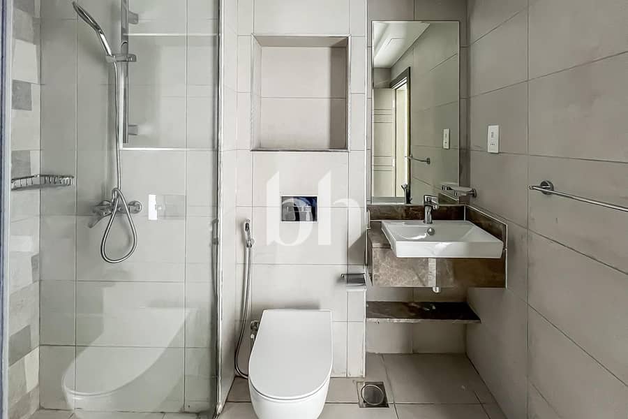 12 Unit 10051 BR 01