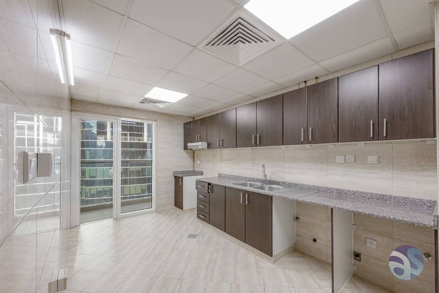 13 Coral Towe unit 807-8. jpg