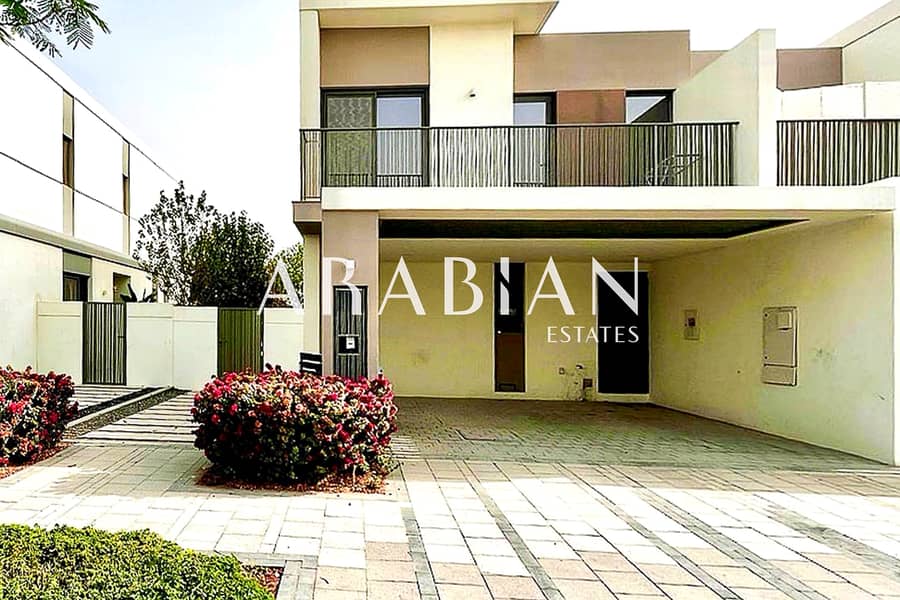 Superb location| Greenbelt backing | 4 bedrooms Superb location| Greenbelt backing | 4 bedrooms
