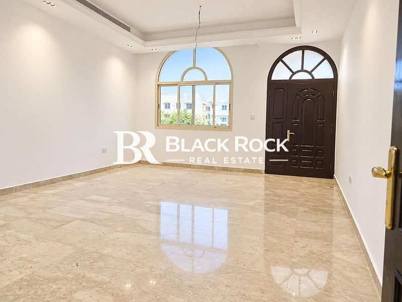 Villa in Hadbat Al Zaafran, 6 slaapkamers, 240000 AED - 16606466 Villa in Hadbat Al Zaafran, 6 slaapkamers, 240000 AED - 16606466
