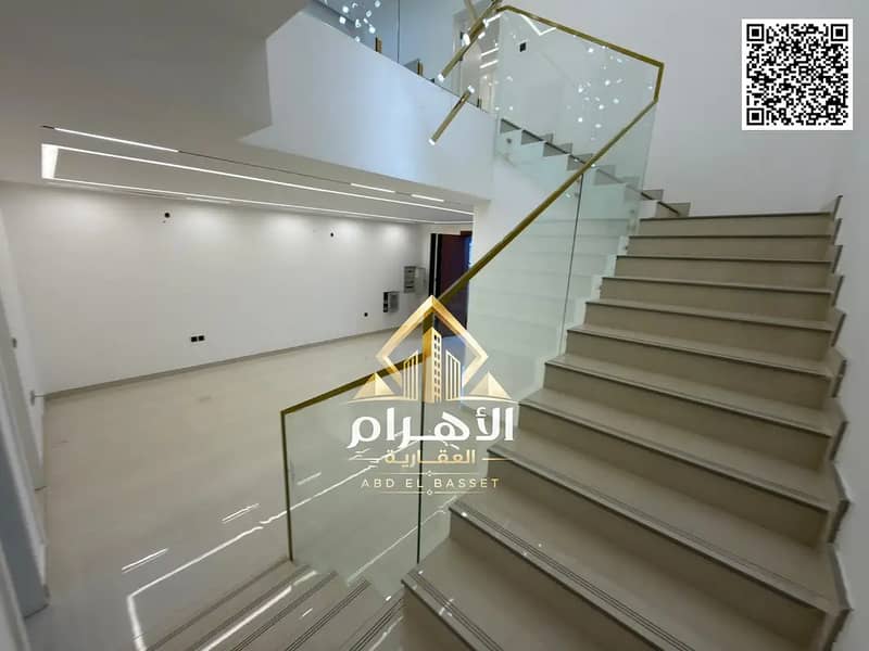 19 866019652-1066x800. webp