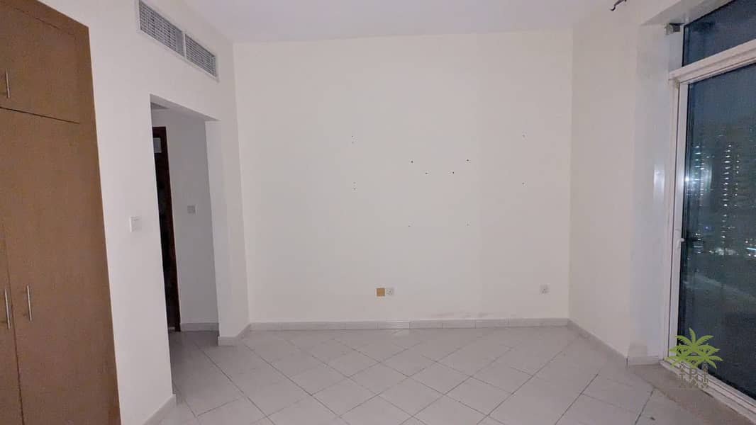 12 064266d8-484d-4608-a1e1-7bc5bed9933d. jpg