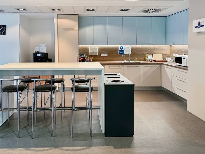 6 Regus_BUDAPEST, Ujbuda Allee Corner_Hungary_Centre 2079_Refresh Area 1. jpg