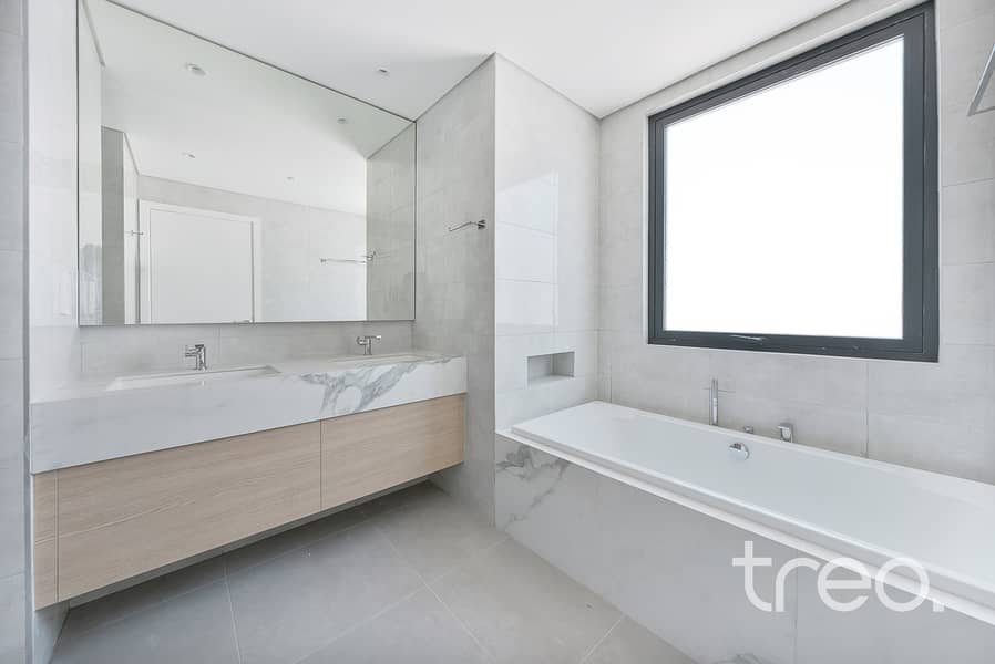 7 Master Ensuite. jpg