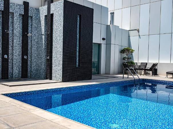 11 Giovanni pool. png