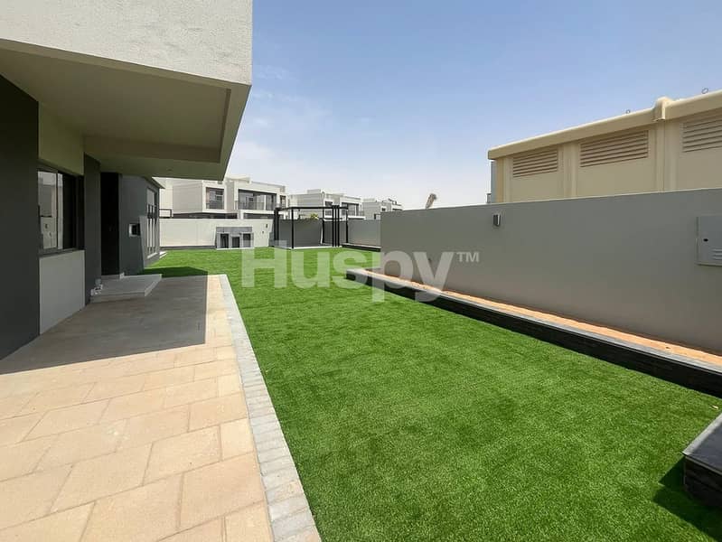 Single Row | Landscaped | Close to Lagoon Single Row | Landscaped | Close to Lagoon