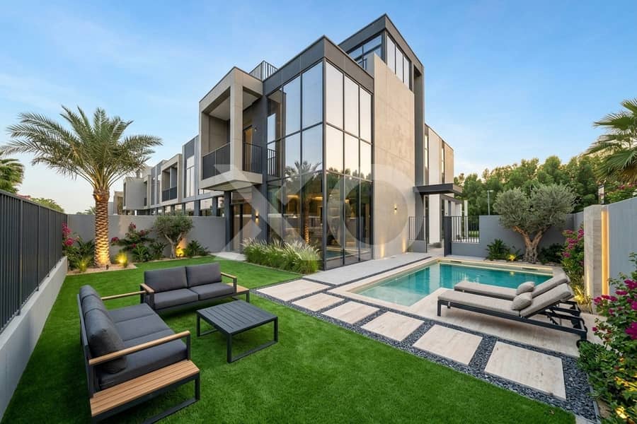 2 Virtually Staged — Architectural Garden & Manicured Landscape