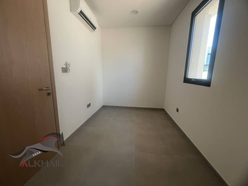 8 WhatsApp Image 2026-09-23 at 11.52. 55 AM. jpeg