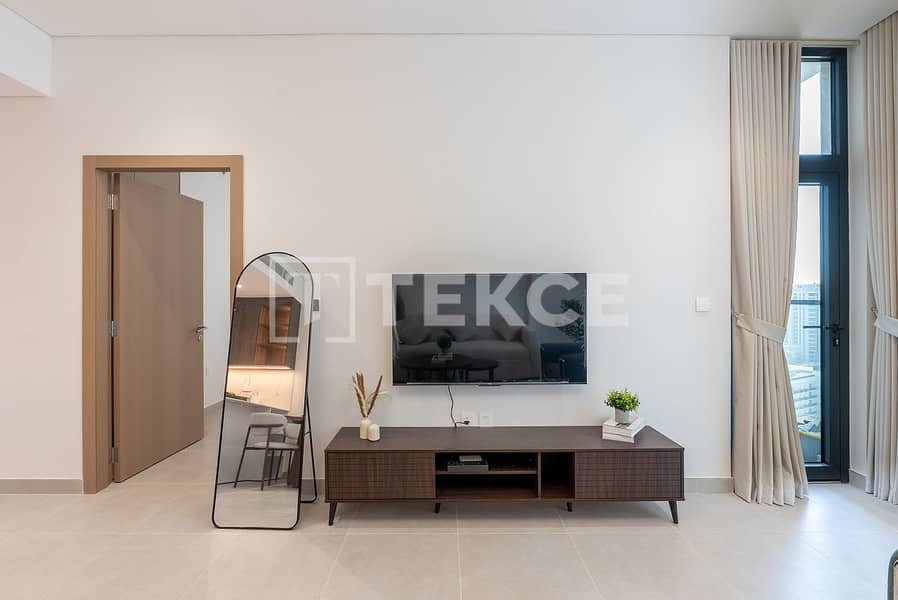 9 livingroom-3. jpeg