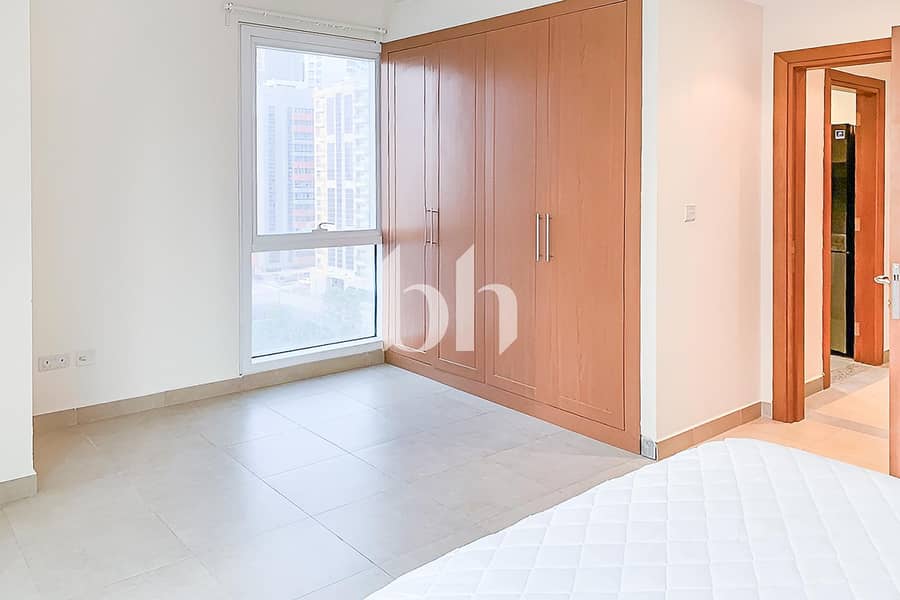 15 710 Madison Residency 001