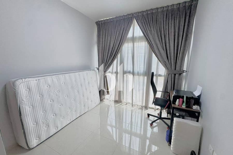 8 images image img