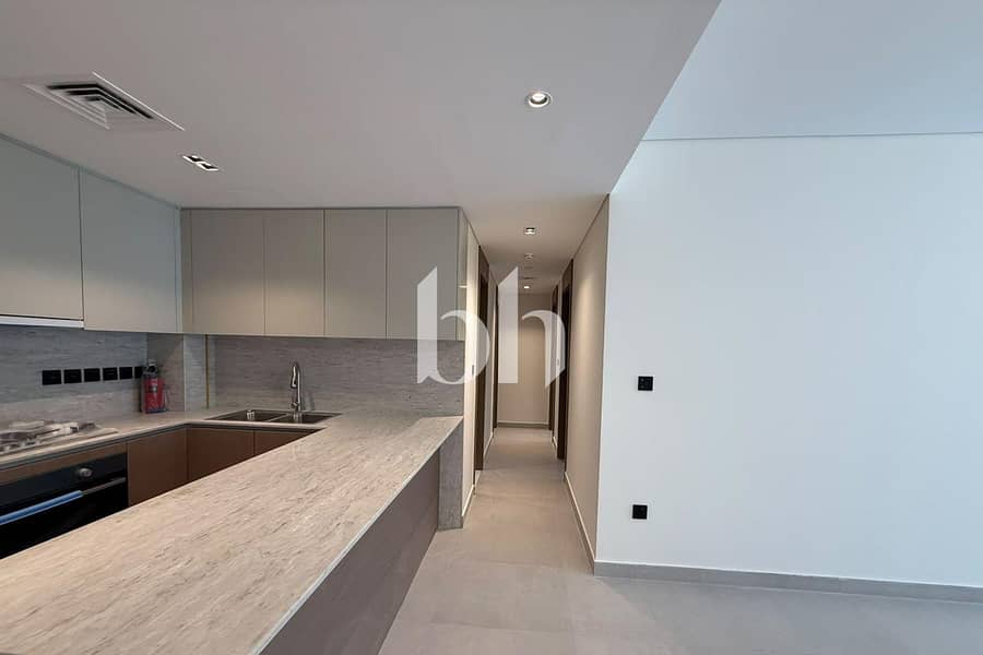 3 images image img