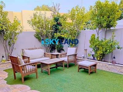 Highly Recommended ! Upgraded w/ Landscaped Garden Highly Recommended ! Upgraded w/ Landscaped Garden